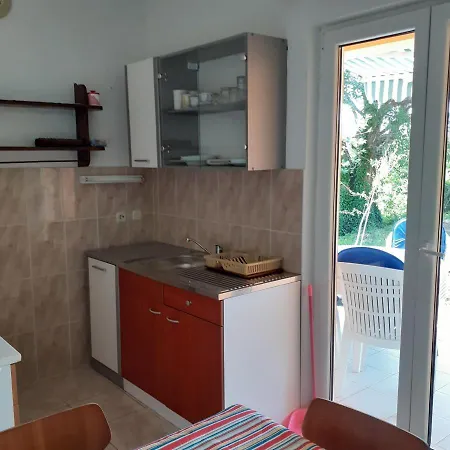 Apartment Renatare - Close To Sea