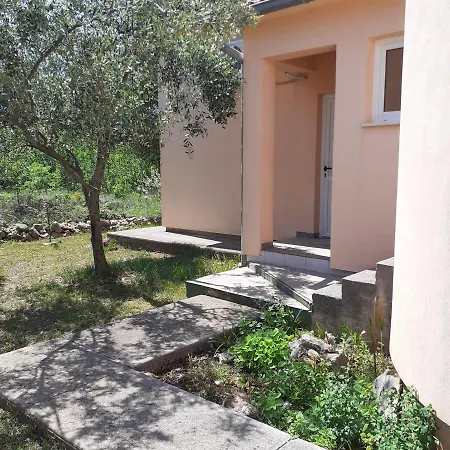 Apartment Renatare - Close To Sea Apartment Ugljan
