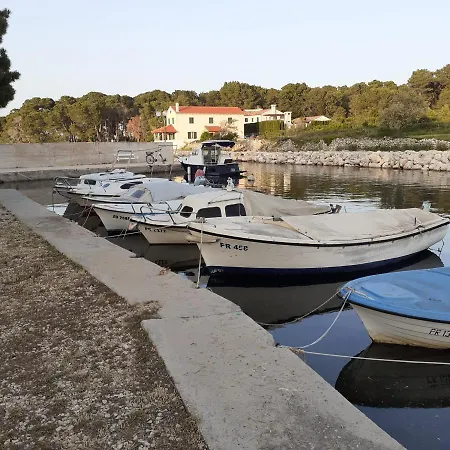 Apartment Renatare - Close To Sea * Ugljan