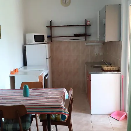 Apartment Renatare - Close To Sea Appartement Ugljan